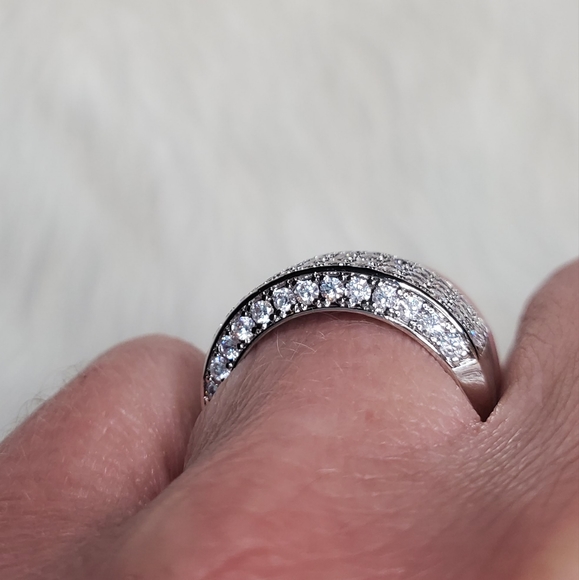 Cz embossed Ring - Picture 3 of 12